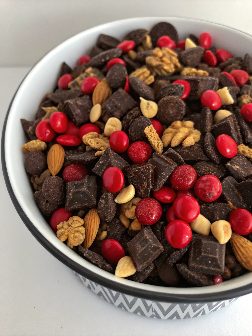 Easy Vampire Bite Trail Mix: The Perfect Halloween Snack That Kids and Adults Love ampire Bite Trail Mix Easy Vampire Bite Trail Mix: The Perfect Halloween Snack That Kids and Adults Love Vampire Bite Trail Mix ingredients